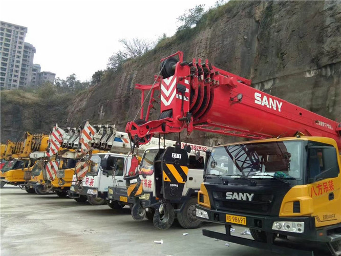 交城县吊车出租按什么计费？台班费、单次费、里程费怎么算？