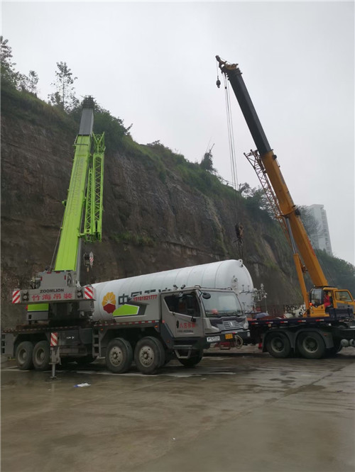 交城县“不怕风雨冻”—— 吊车的 “恶劣环境适应” 技术
